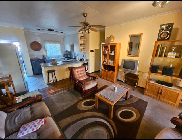 2 BEDROOM TOWNHOUSE FOR SALE IN NORKEM PARK